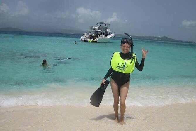 Culebra Snorkel and Beach Day with Lunch and Drinks - Crew-led snorkeling help: making the day work for swimmers and non-swimmers