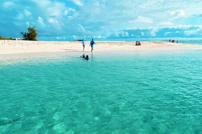 Full Day Private Boat Tour At Fajardo Local Keys - Snacks, cooler drinks, music, and the small comfort wins