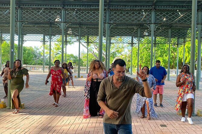 Learn Salsa In Paradise San Juan Puerto Rico - After class: using JUAN’s local tips to keep dancing
