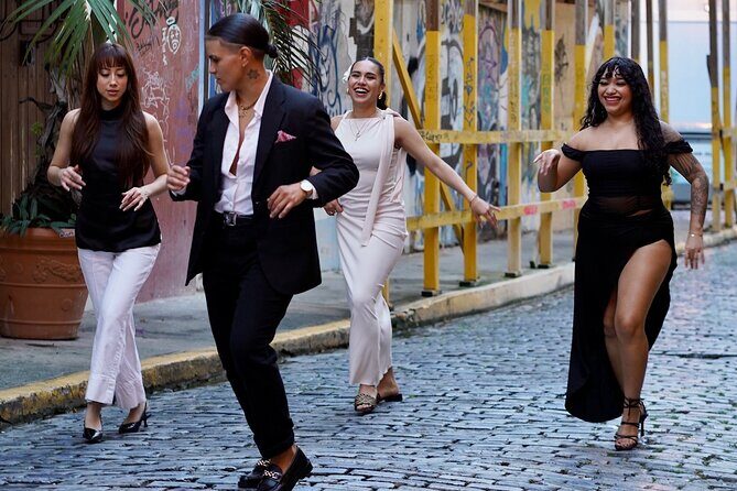 Moonlight Beginner Salsa Class in San Juan - Key Highlights (What You’ll Notice Right Away)