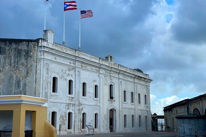 Old San Juan and San Cristobal Castle Walking Tour - Plaza Colón meeting point: easy start, clear instructions, quick kickoff