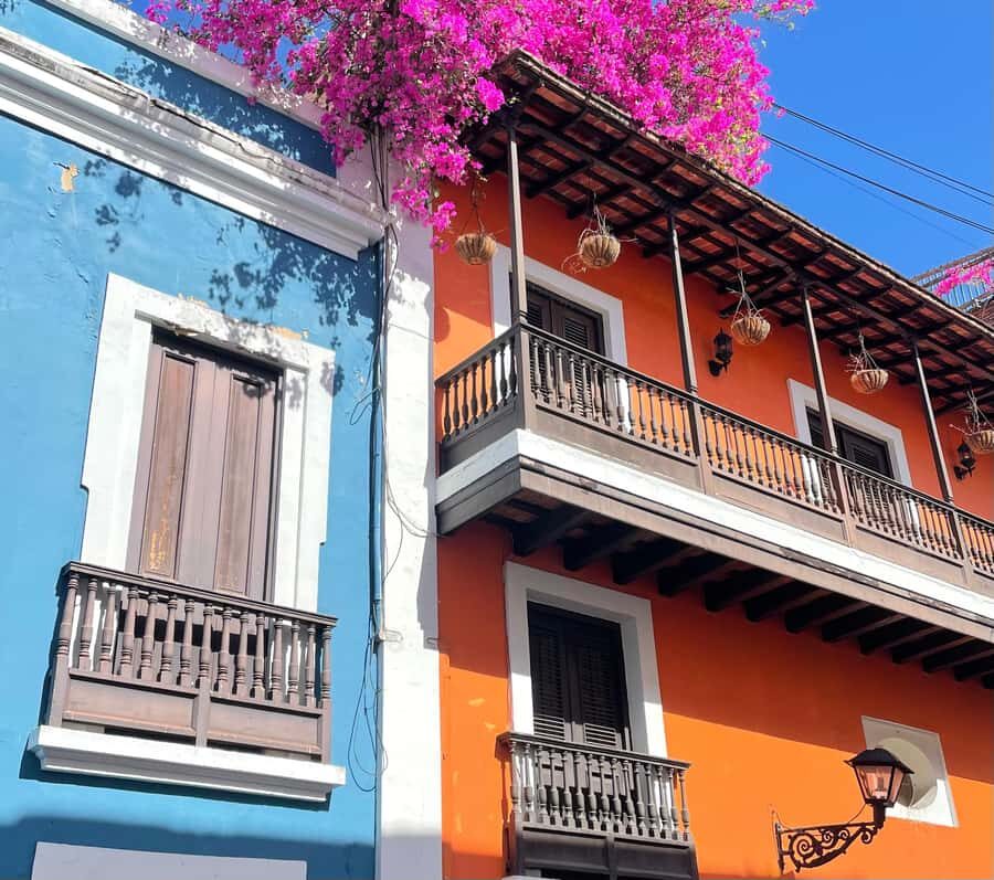Old San Juan: San Cristobal Castle and Old Town Walking Tour - Old San Juan landmarks after the fort: official power and city identity