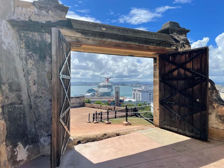 Old San Juan: San Cristobal Castle and Old Town Walking Tour - How the 150 minutes feel: pacing, heat, and steep hills