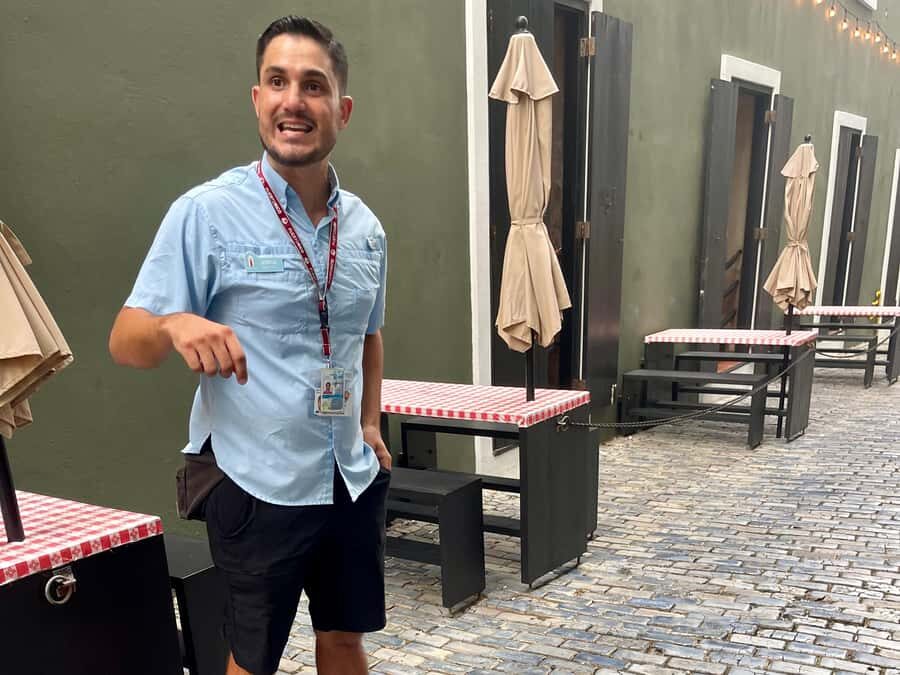 Old San Juan: San Cristobal Castle and Old Town Walking Tour - Who should book this tour?