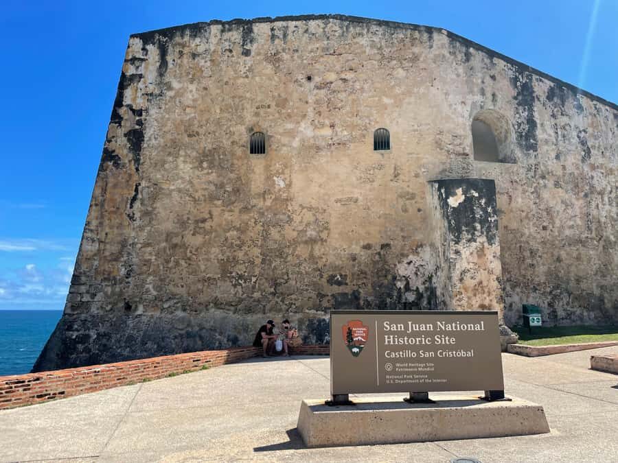 Old San Juan: San Cristobal Castle and Old Town Walking Tour - Plaza Colón meeting point: where your tour starts strong