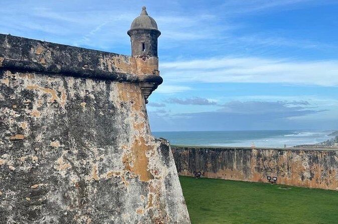 Old San Juan Walking Tour with a Historian - Casa Museo Felisa Rincón de Gautier and a lived-in colonial house