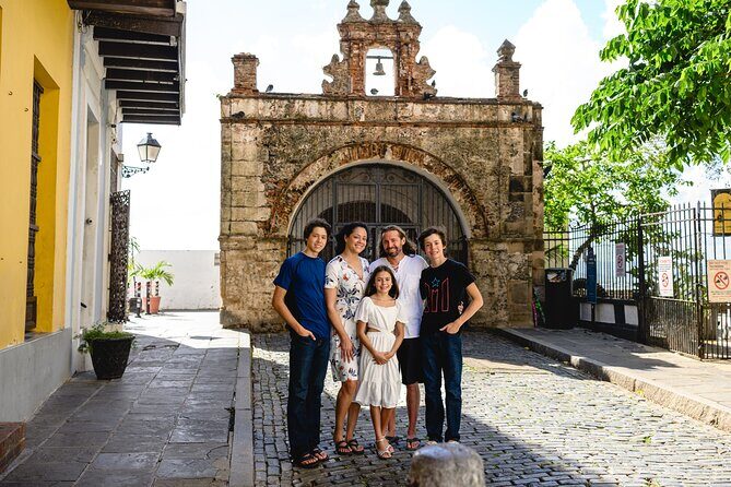 Old San Photoshoot Walking Tour - Meeting at Plaza del Quinto Centenario: Start Fast, Stress Less