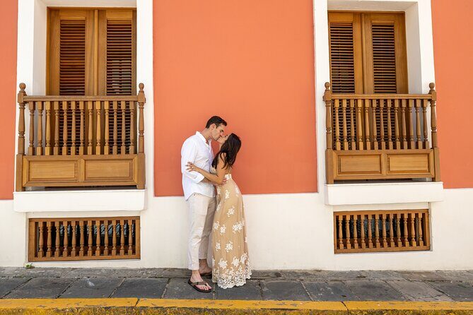 Private 30+Minute Photoshoot in Old San Juan (Photo shoot) - Meeting at Plaza Colón: Where the Session Starts and Ends