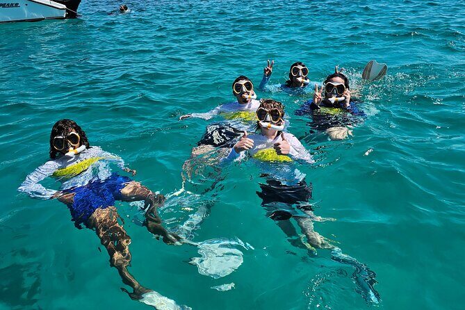 Private All-Inclusive 22ft Boat Guided Snorkeling Icacos Palomino - The 22ft private boat: the value of going small