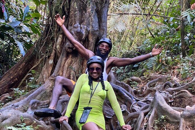 Private - El Yunque Rainforest Puerto Rico Tour - After the headline stops: the local secret path and waterfall lagoon