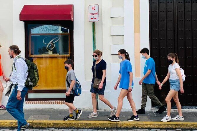 Private Walking Tour of Old San Juan, including forts - Seeing beyond the walls: the Despacito-area viewpoint