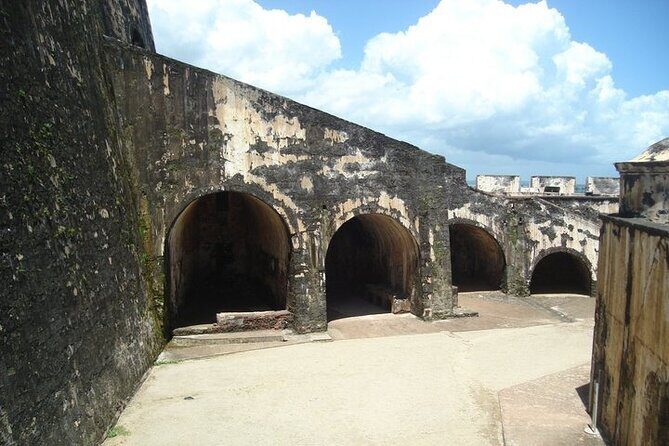 Private Walking Tour of Old San Juan, including forts - Totem Telúrico and the pre-history moment