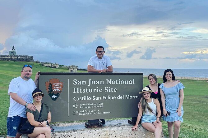 Private Walking Tour of Old San Juan, including forts - Churches and statues: choosing inside time without losing the flow