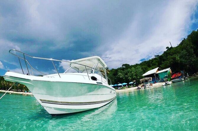 Public or Private Boat Trip to Icacos & Palomino - Food and rum drinks: the included party fuel (and what 18+ changes)