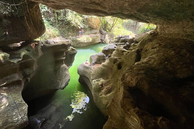 Puerto Rico Charco Azul Hiking Adventure - The Hike Down and the First Thrill Jump