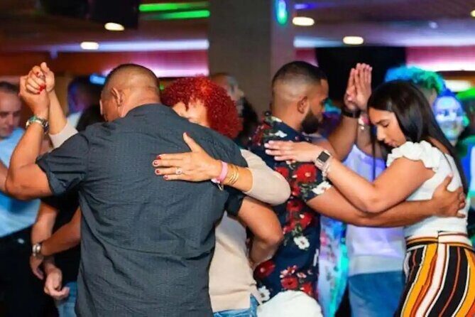 Salsa Dance Class and Nightlife Tour in San Juan - Rooftop Welcome at Roofyard2012: The Start of the Night