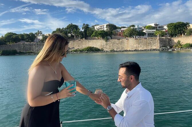 San Juan Bay Private Tour with Drinks and Tapas: 4+ people - From 1500s harbor defenses to living government buildings