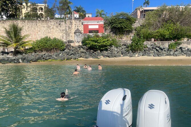 San Juan Bay Private Tour with Drinks and Tapas: 4+ people - The old fortress of the “gateway of the new world” from water level