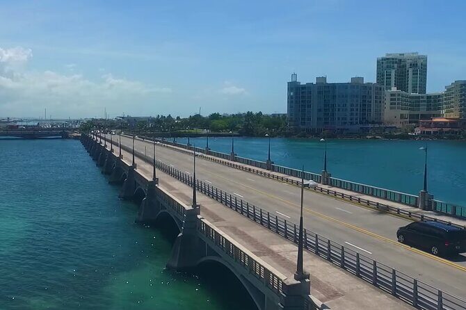 San Juan Highlights: Private Driving Tour - Convention Boulevard and La Placita de Santurce: Culture With No Big Detours