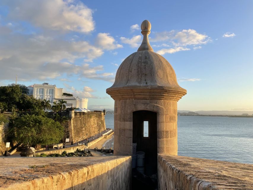 San Juan: Old Town Sunset Walking Tour - Plaza de Armas and Antiguo Palacio de la Intendencia: Power in Stone