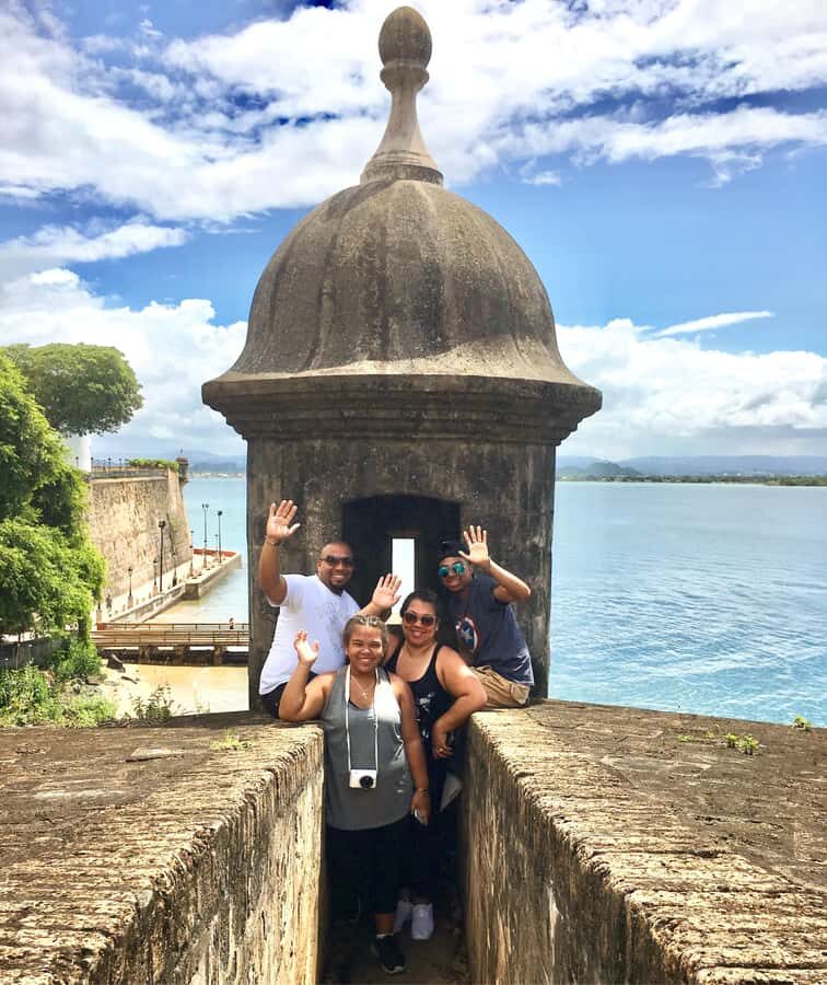 Tour de Viejo San Juan en Español - Cobblestone streets, churches, monuments, and the architecture you’ll notice next